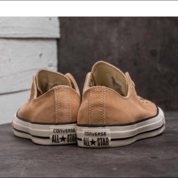 Converse women’s shoes size 8 low tops - Picture 2 of 6